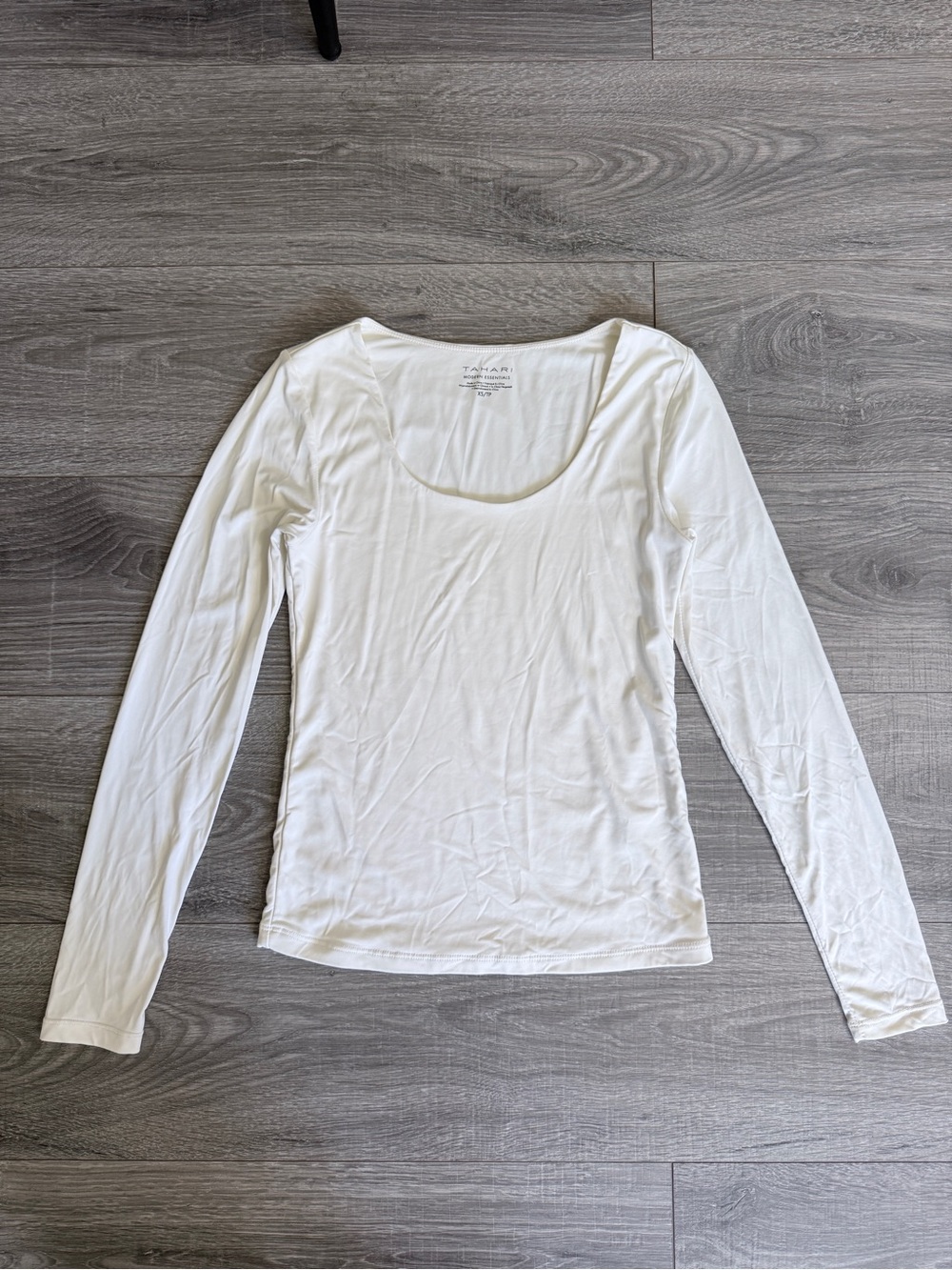 TAHARI Scoop Neck Top